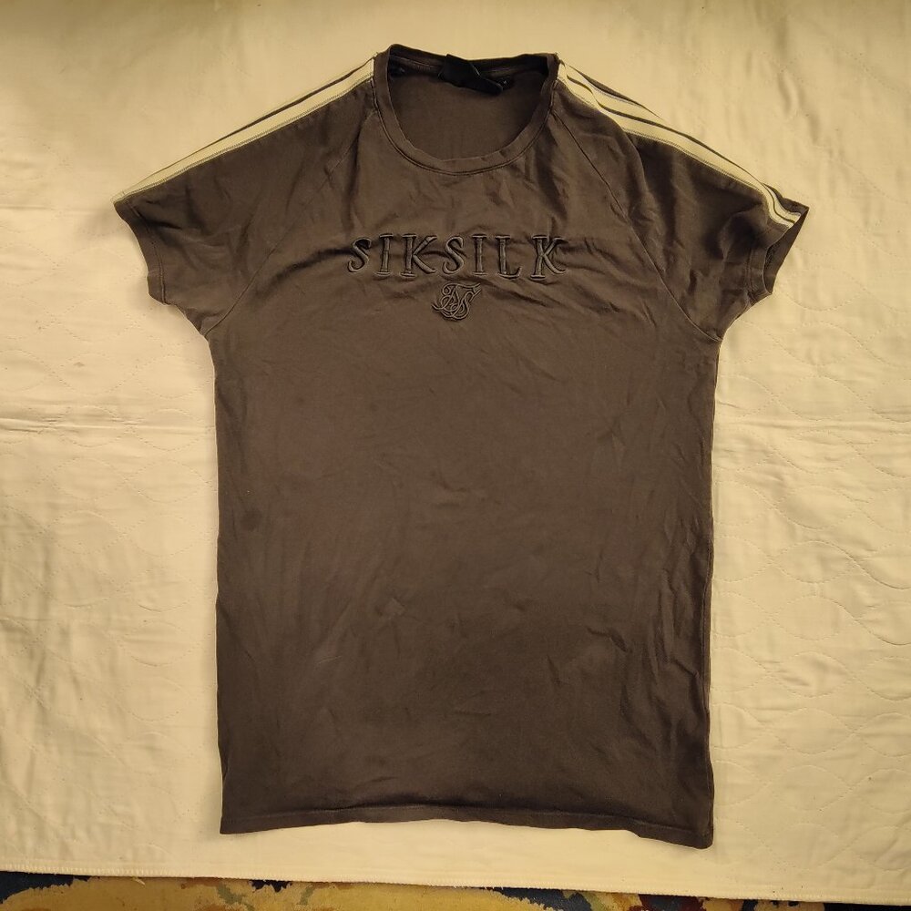SikSilk Embroidered Tee Size S